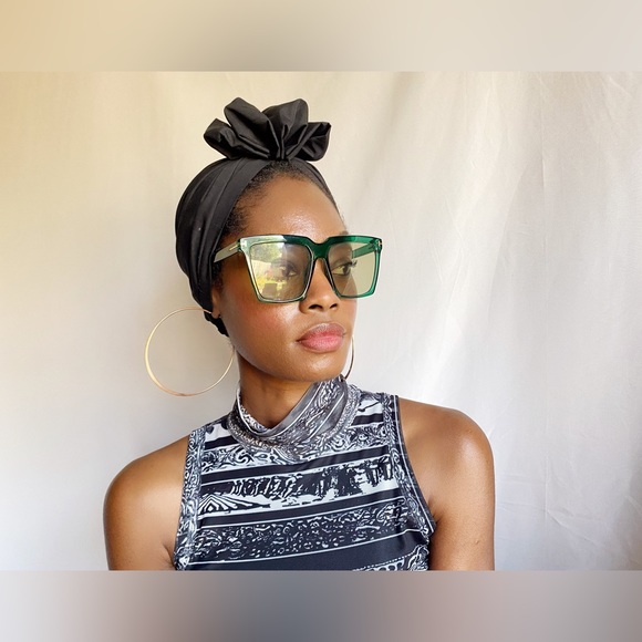 Green stylish sunglasses - Picture 3 of 6